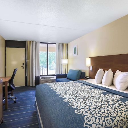 Days Inn By Wyndham Newark Wilmington Eksteriør billede