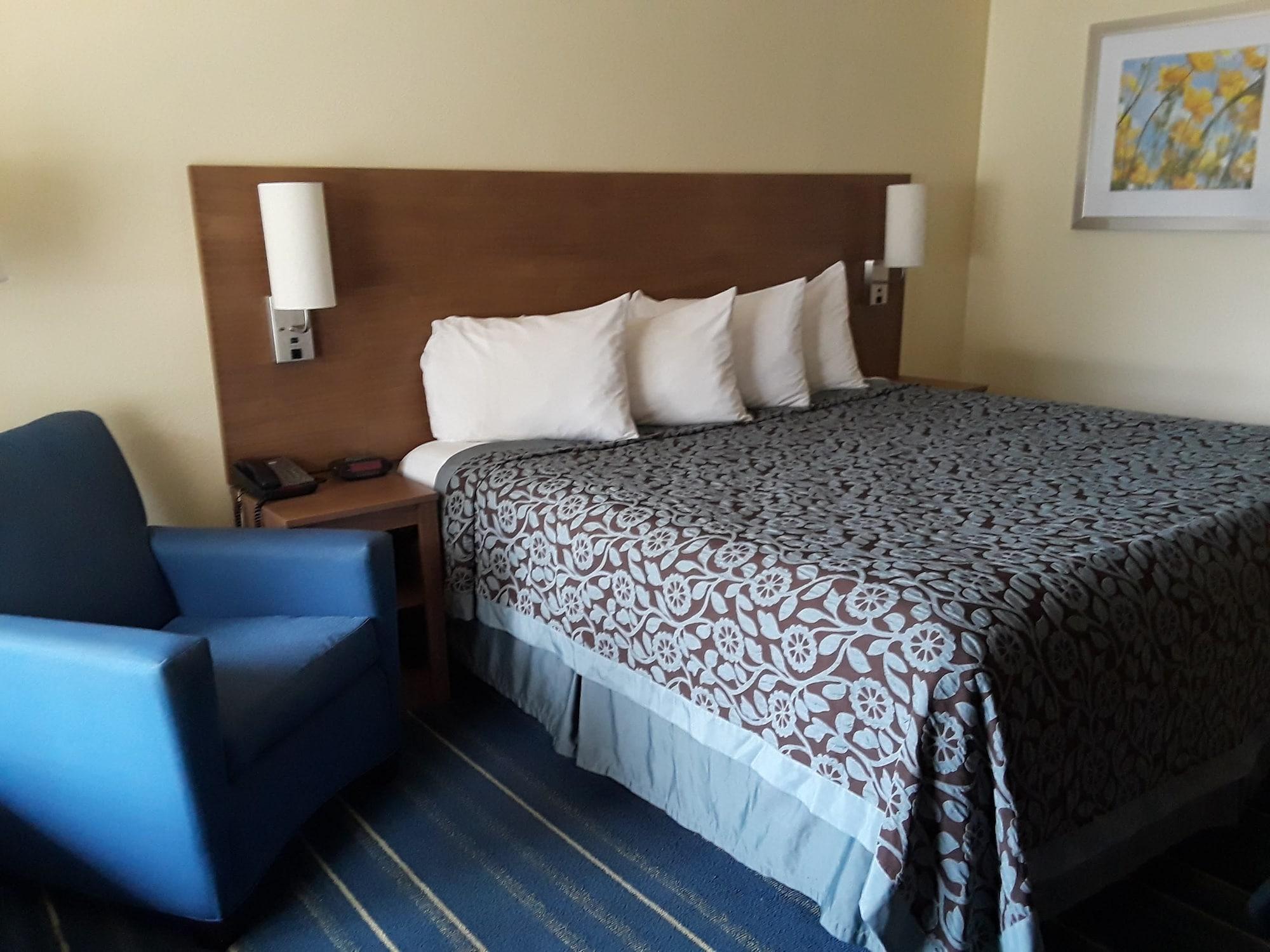 Days Inn By Wyndham Newark Wilmington Eksteriør billede