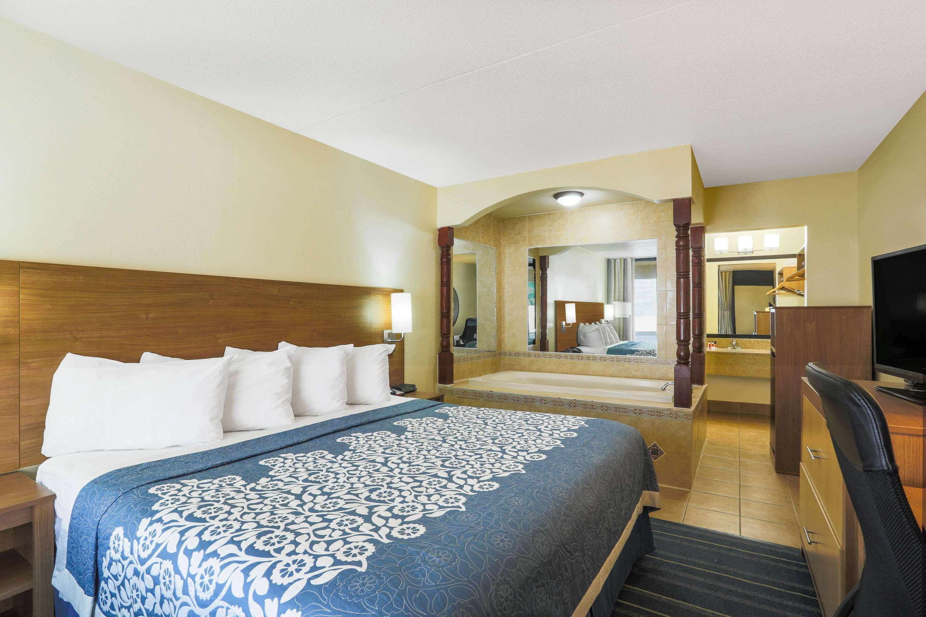 Days Inn By Wyndham Newark Wilmington Eksteriør billede