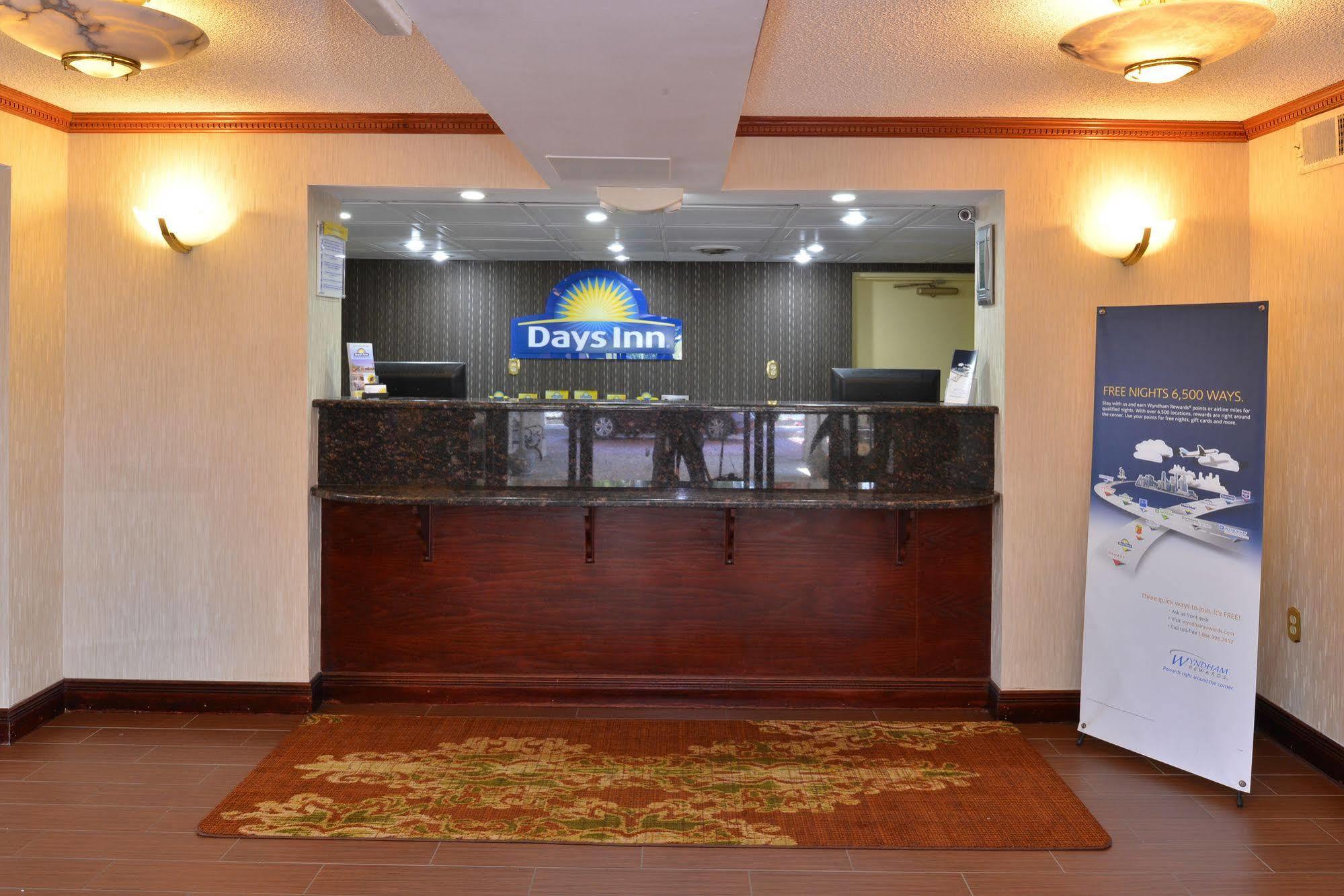 Days Inn By Wyndham Newark Wilmington Eksteriør billede