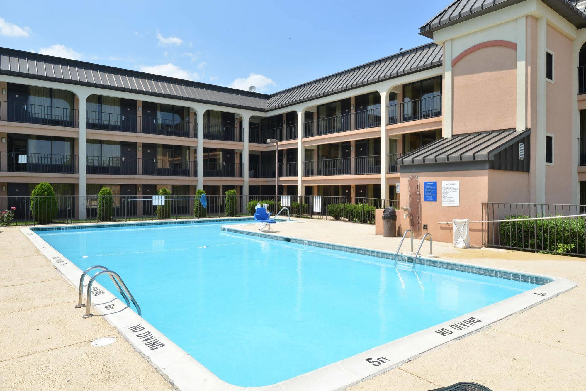 Days Inn By Wyndham Newark Wilmington Eksteriør billede
