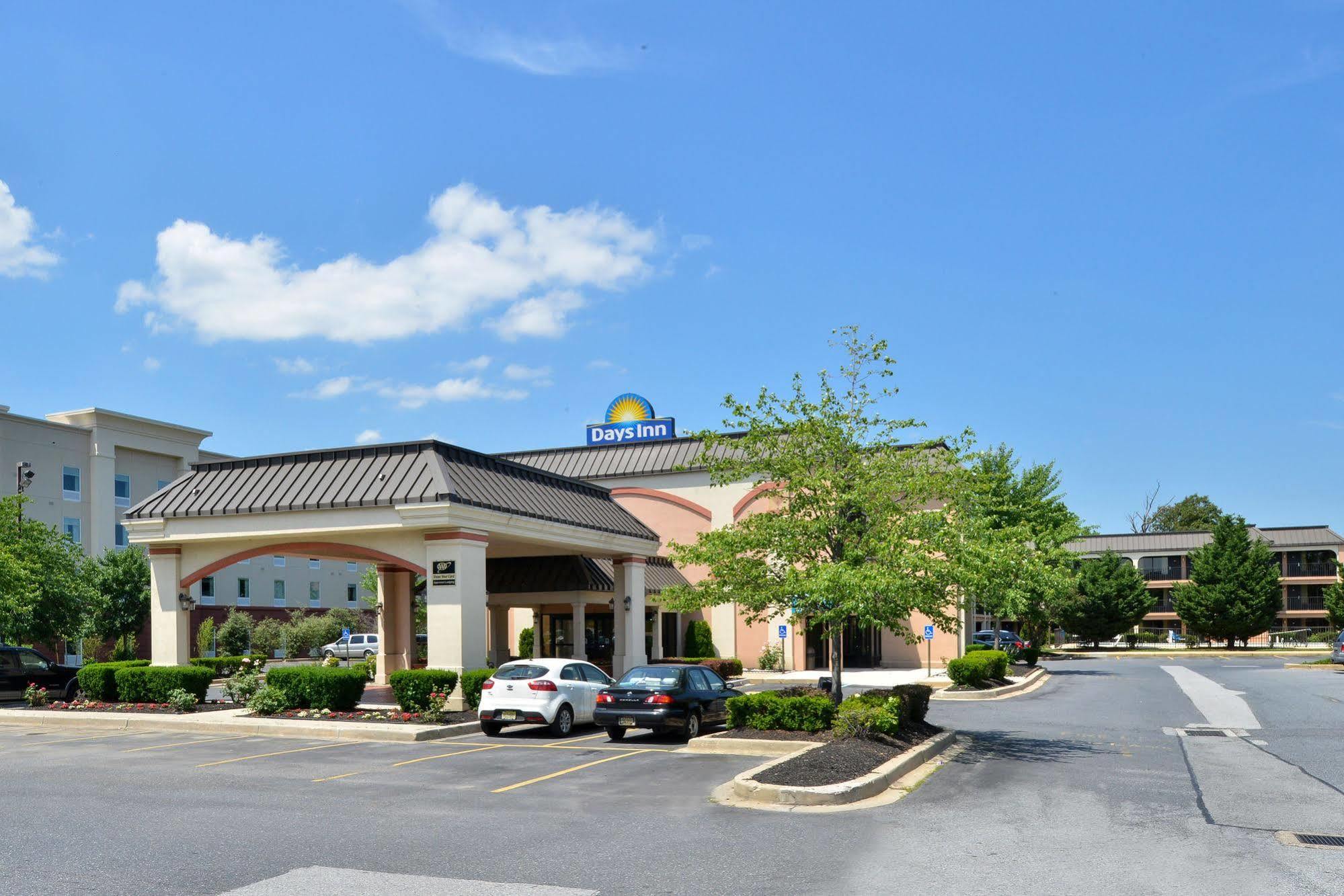 Days Inn By Wyndham Newark Wilmington Eksteriør billede