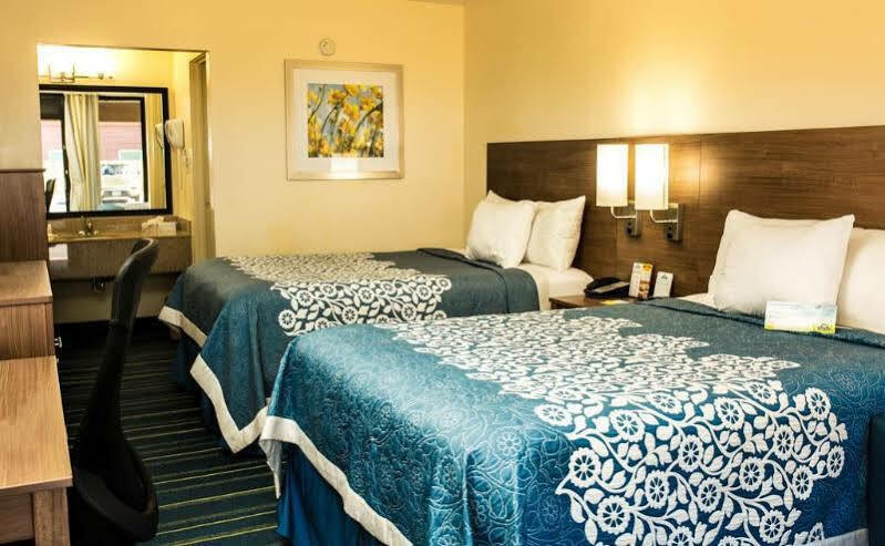 Days Inn By Wyndham Newark Wilmington Eksteriør billede